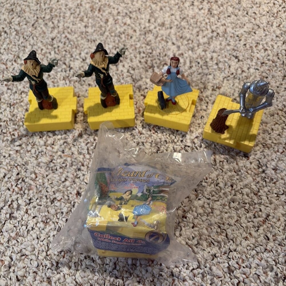 LAST CHANCE Blockbuster Wizard of Oz toy set 1997 Dorothy Scarecrow Tin Man Lion